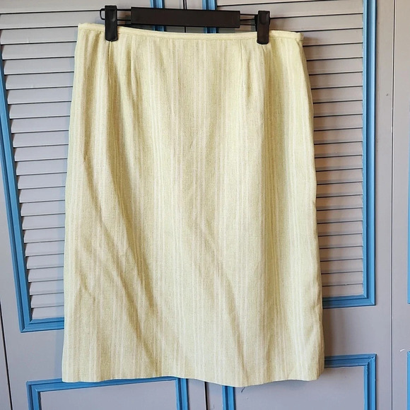 Dress Barn Green & White Skirt - Picture 2 of 11